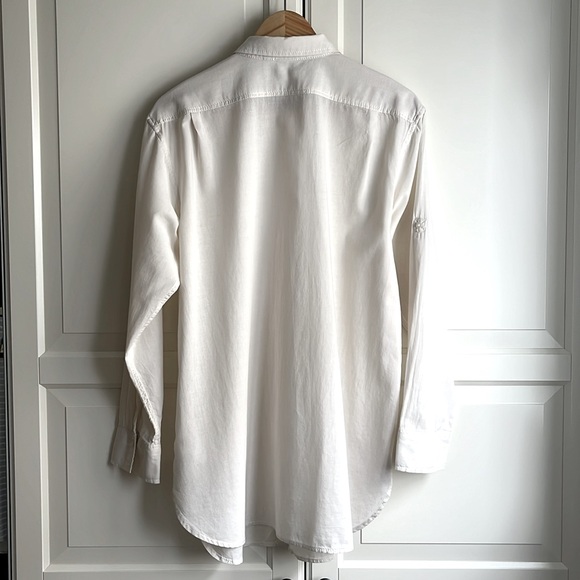 Esprit tunic blouse in ecru. Sleeves adjustable. Contrast detail. Size US M - Picture 2 of 12